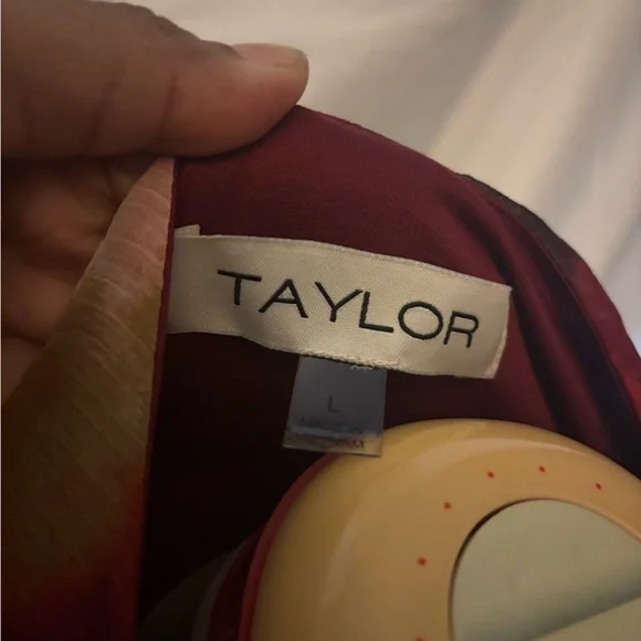 Taylor Burgundy Abstract Wrap Dress Sleeveless Knee Length - Picture 6 of 6